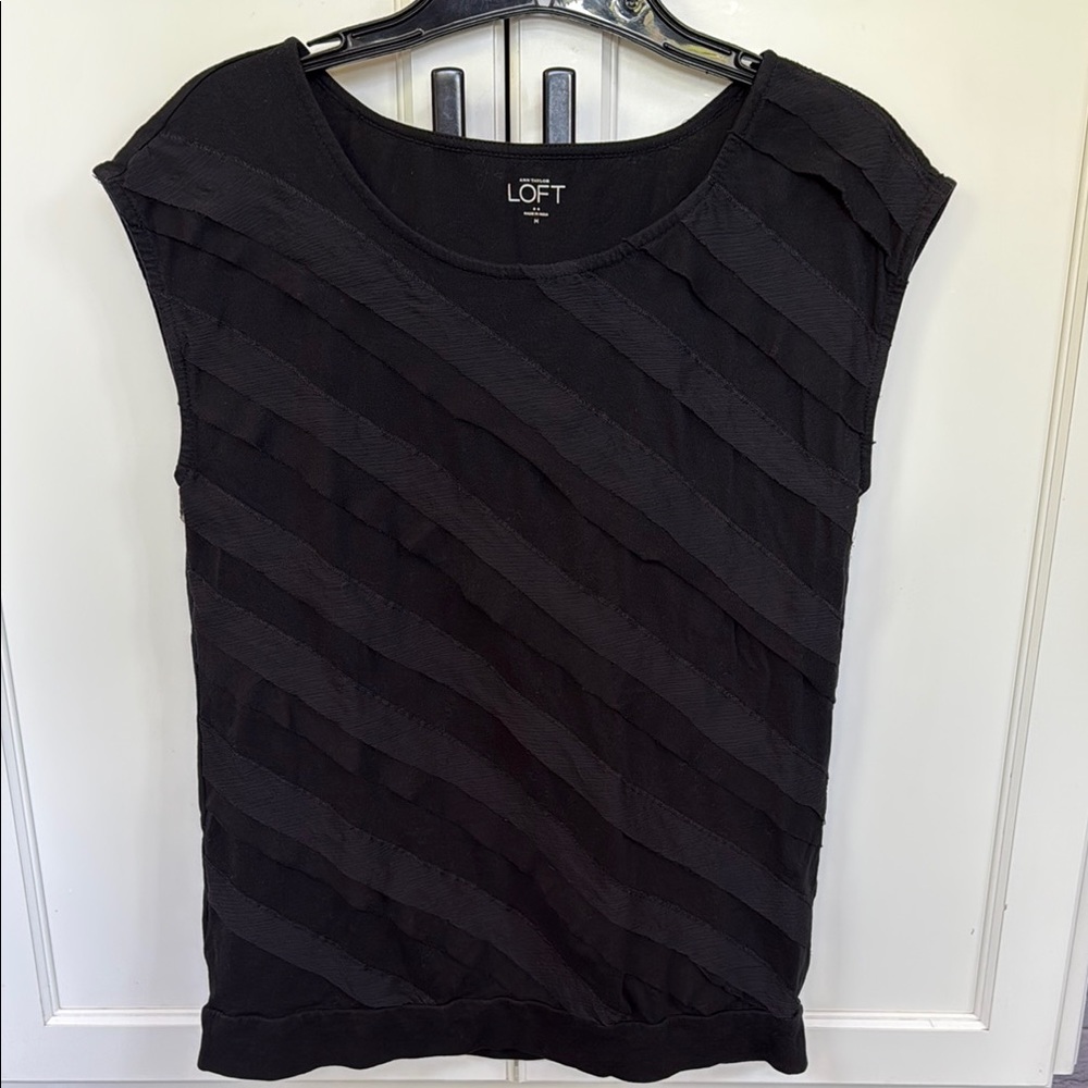 LOFT Women's pleated black top Medium